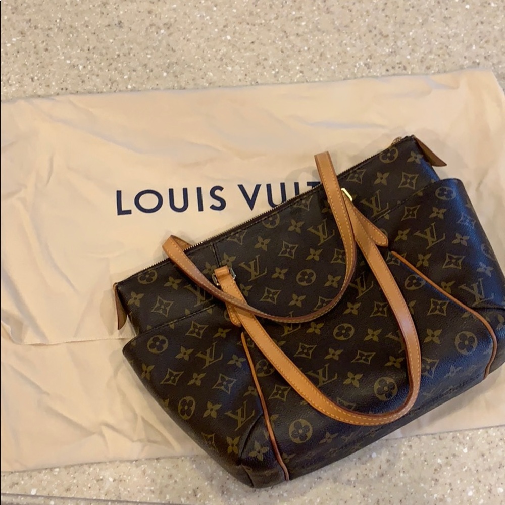 COPY - Louis Vuitton Totally MM